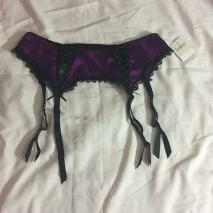 Fredricks of Hollywood purple black garter New